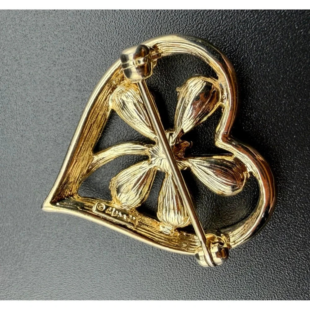 Monet Brooch Lilac Purple Gold Tone Heart Flower Rhinestone‎ Crystal Vintage Pin